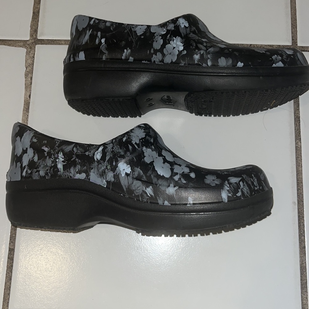 Women's Black Neria Pro Ii Clog | Slip Resistant Work Shoes - Picture 9 of 12